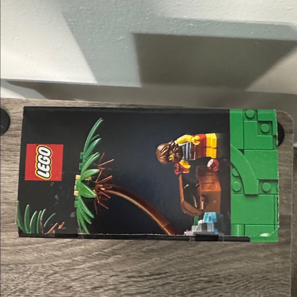 LEGO 40566 Ray The Castaway NWT - Picture 4 of 6